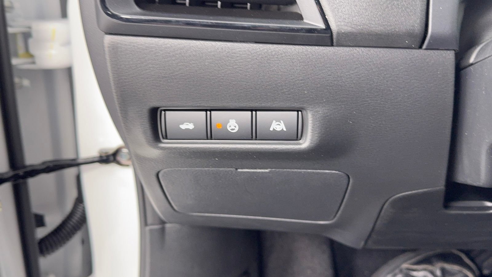 New 2026 Nissan Sentra SR w/ SR Premium Package FWD image 31