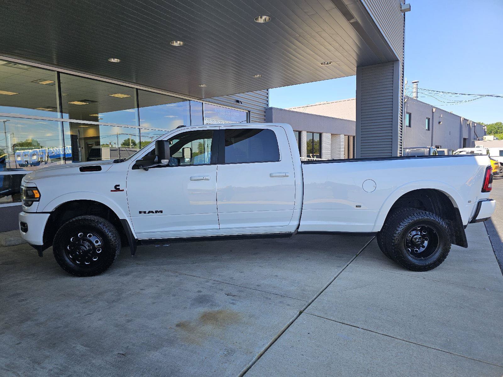 Used 2021 RAM 3500 Laramie AWD/4WD image 2