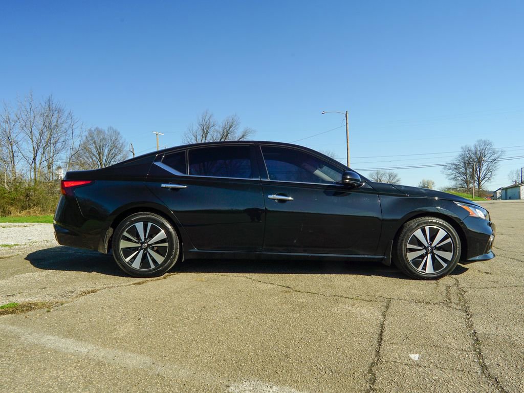 Used 2019 Nissan Altima 2.5 SV image 2
