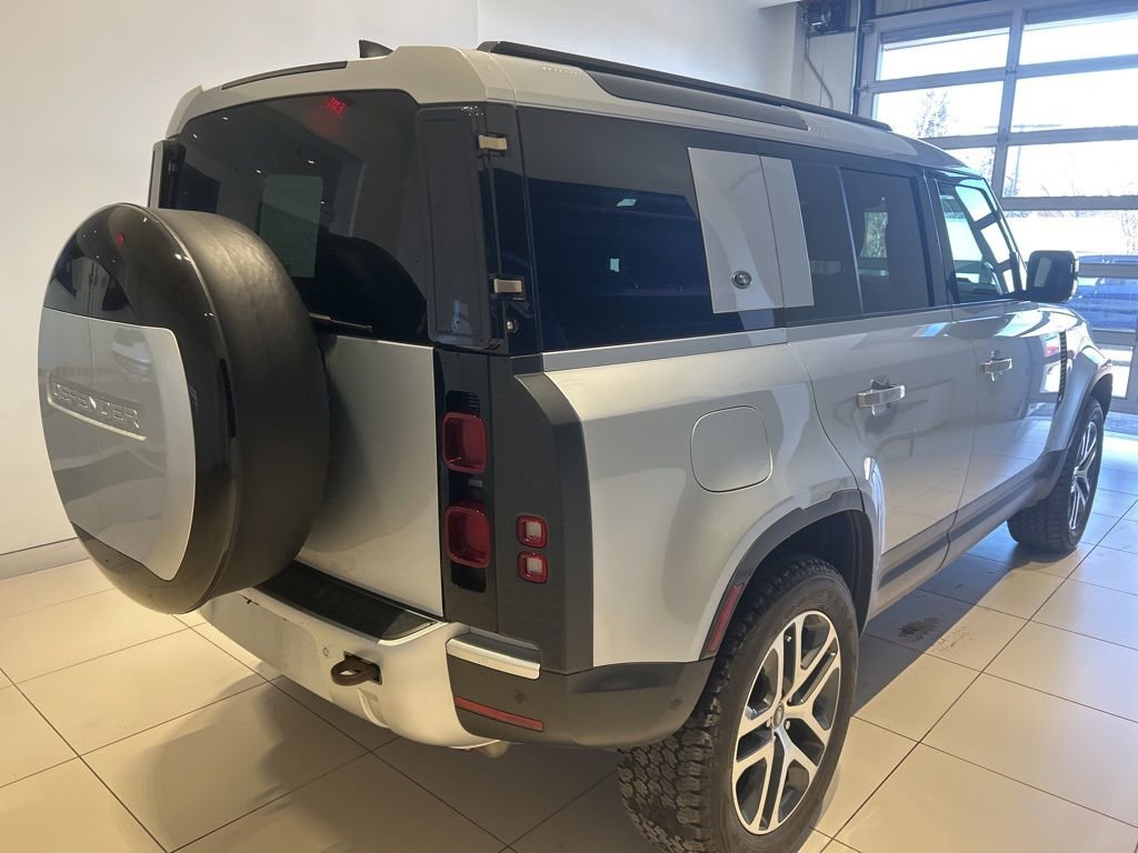 Used 2024 Land Rover Defender 110 S image 18