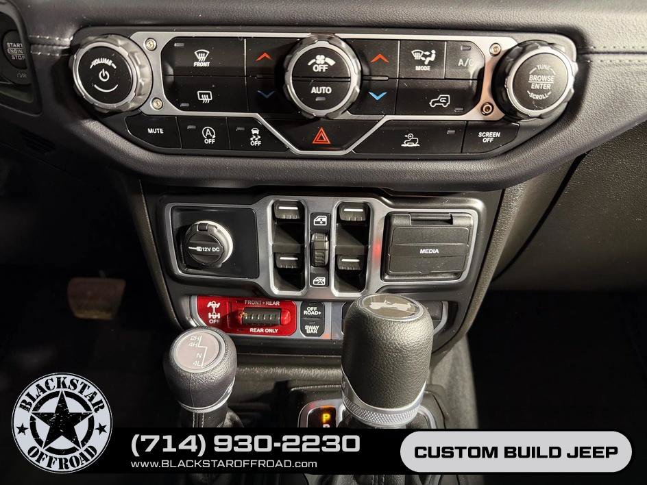 Used 2025 Jeep Wrangler Unlimited Rubicon AWD/4WD image 19