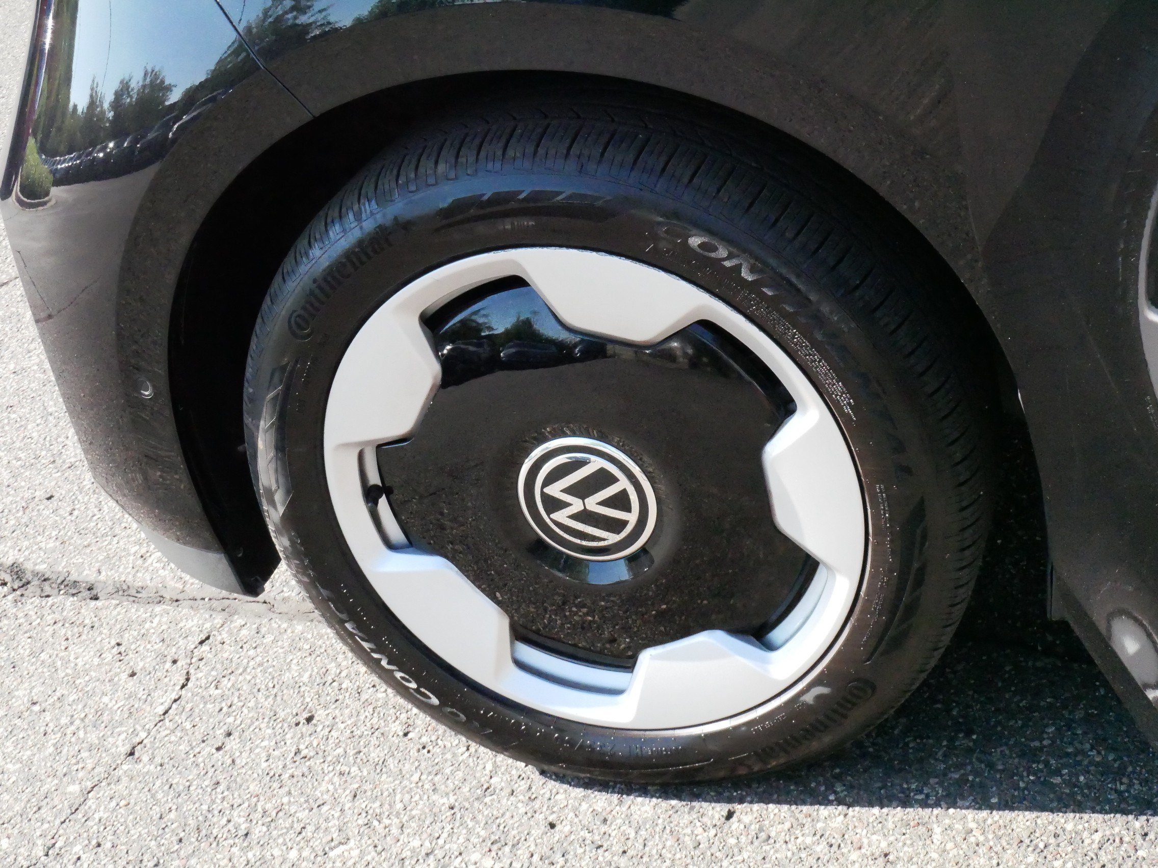 Certified 2025 Volkswagen ID. Buzz Pro S RWD image 15