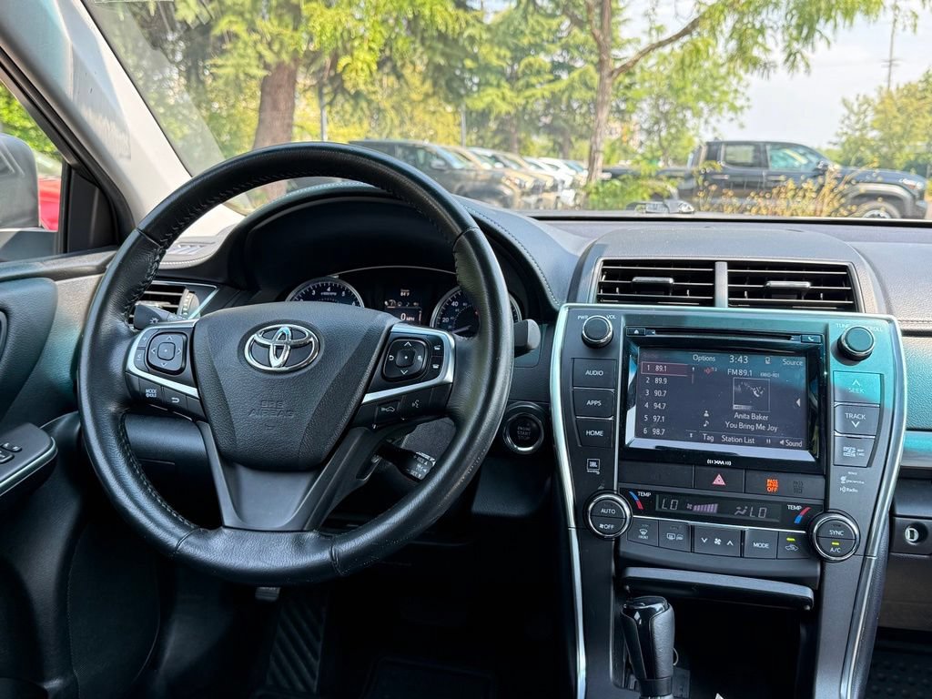 Used 2016 Toyota Camry XLE w/ Moonroof Package FWD image 28