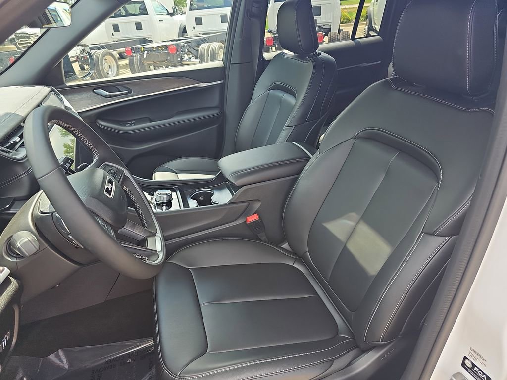 New 2025 Jeep Grand Cherokee Limited image 15