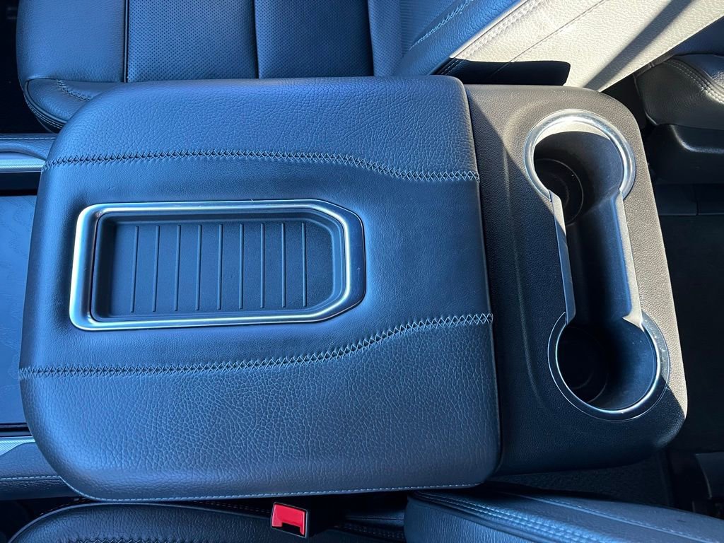 Used 2022 GMC Yukon Denali image 32