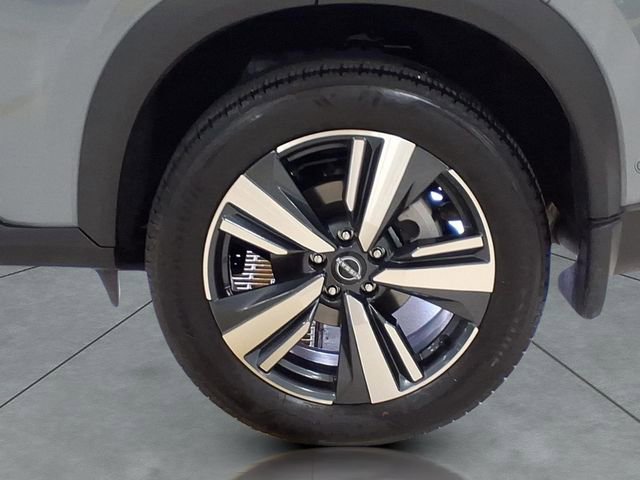 Used 2025 Nissan Rogue SL image 4