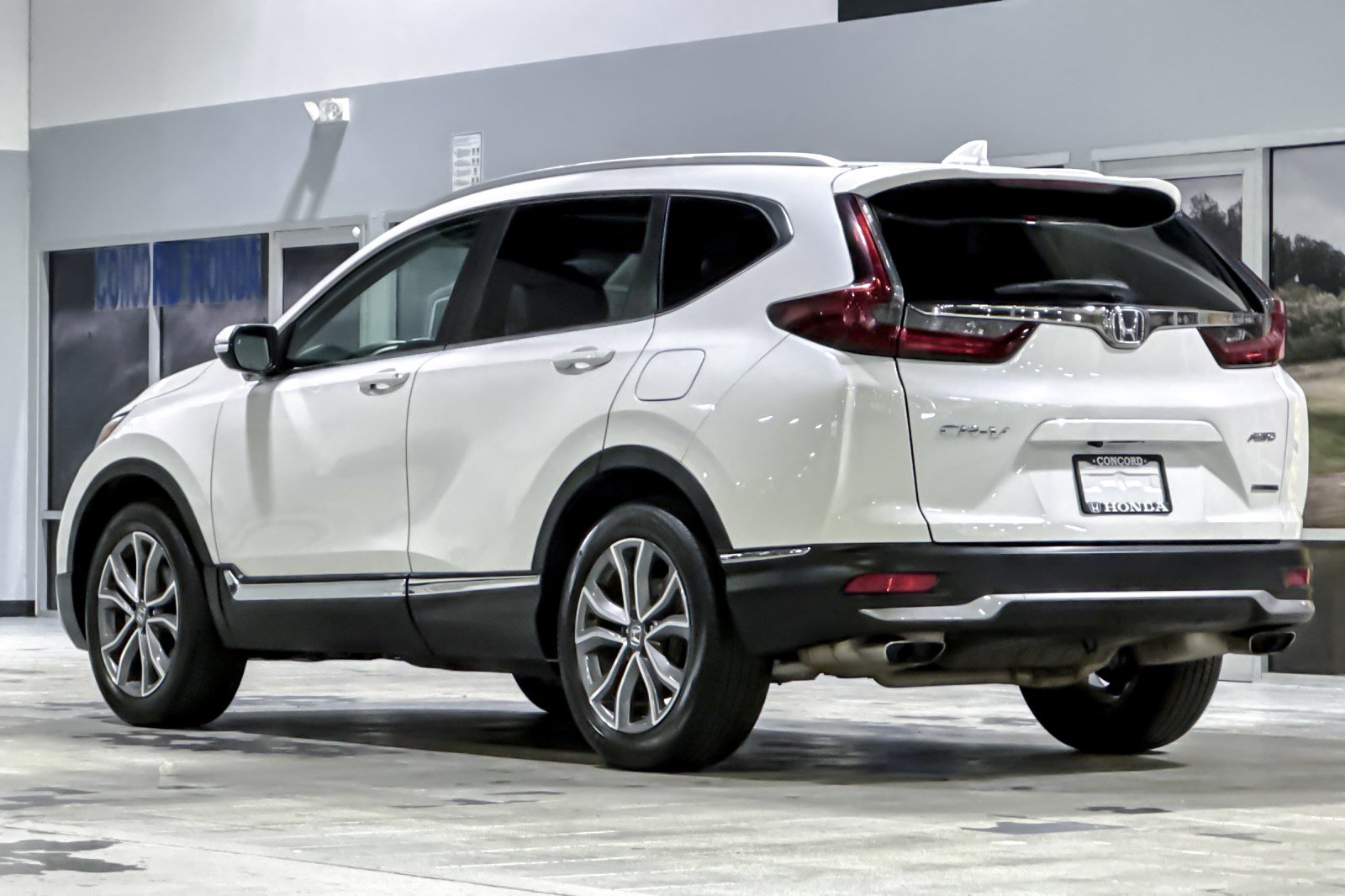 Used 2022 Honda CR-V Touring image 3