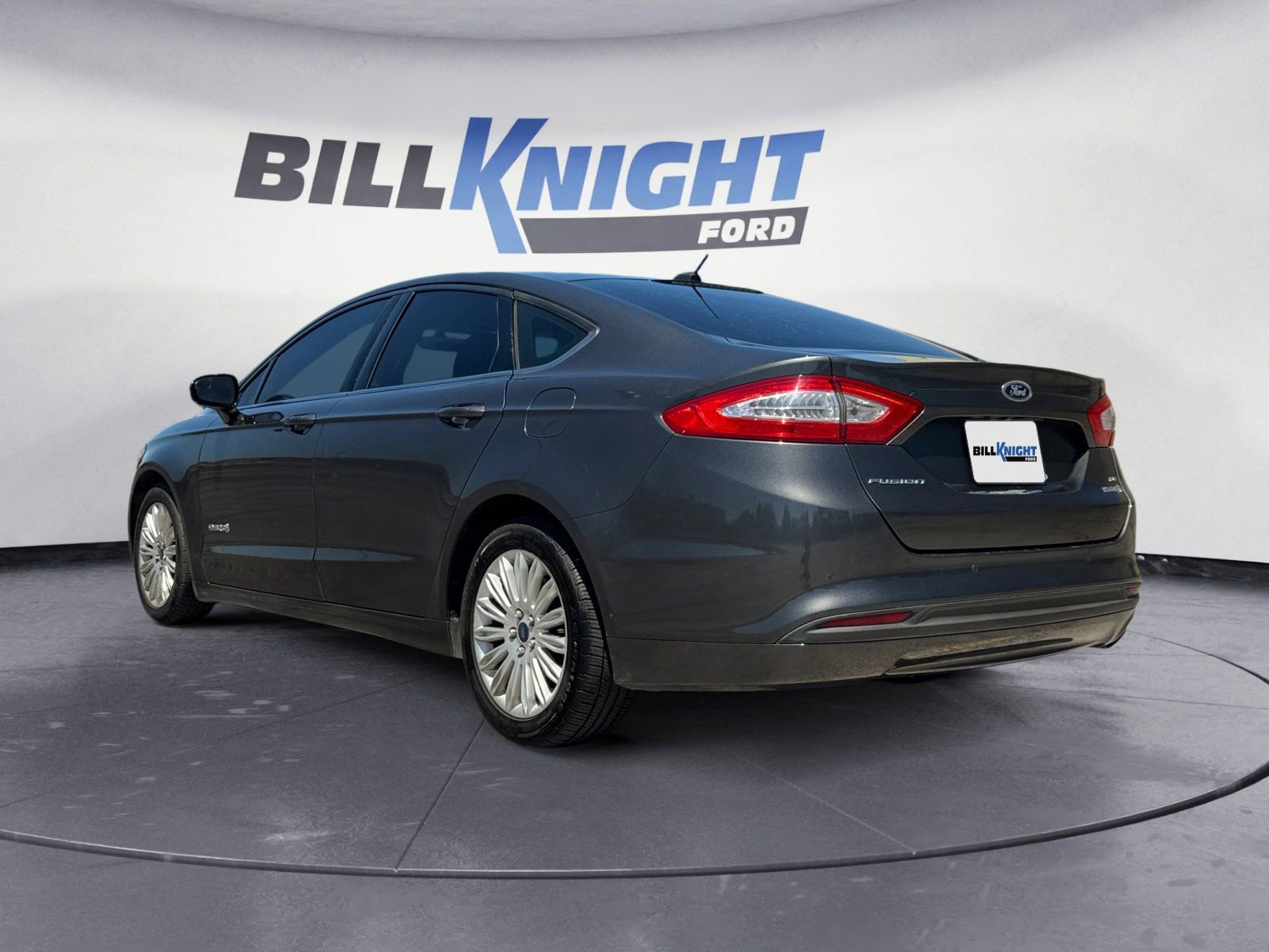 Used 2016 Ford Fusion SE FWD image 3