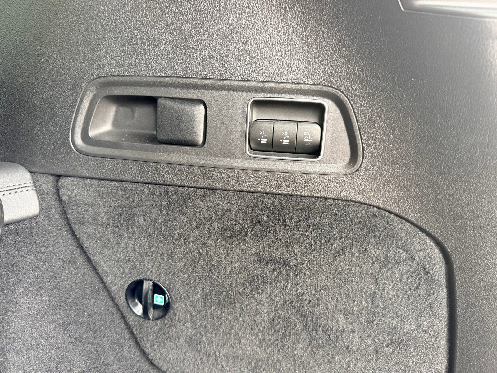 Used 2026 Mercedes-Benz GLS 580 4MATIC image 24