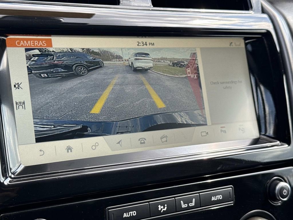 Used 2020 Land Rover Discovery HSE image 4