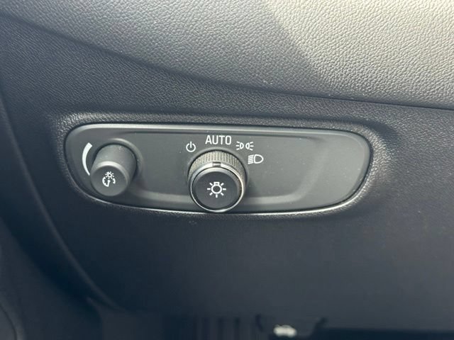 Used 2018 Chevrolet Equinox LT AWD/4WD image 29