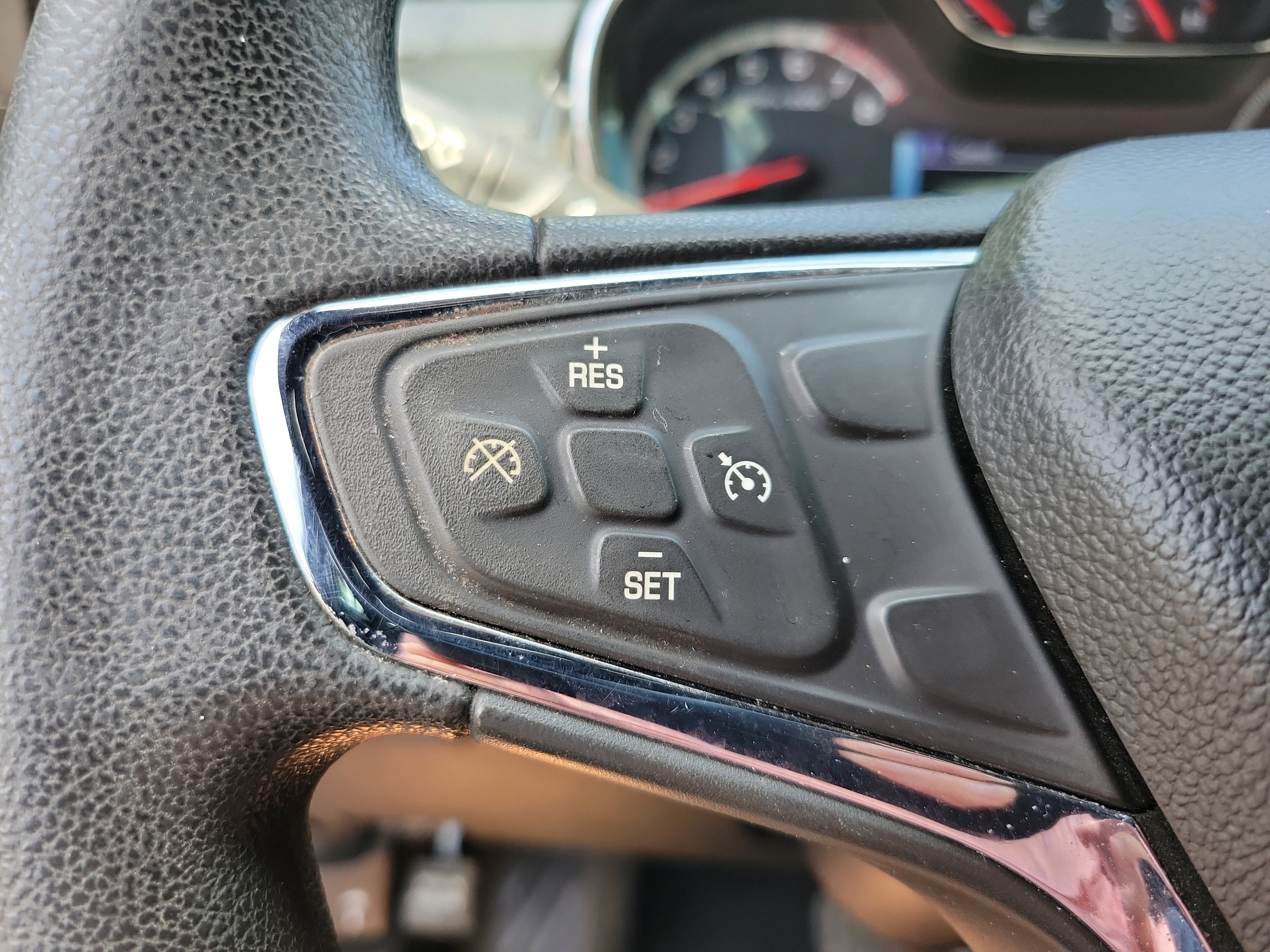 Used 2018 Chevrolet Cruze LT w/ Sun And Sound Package FWD image 17