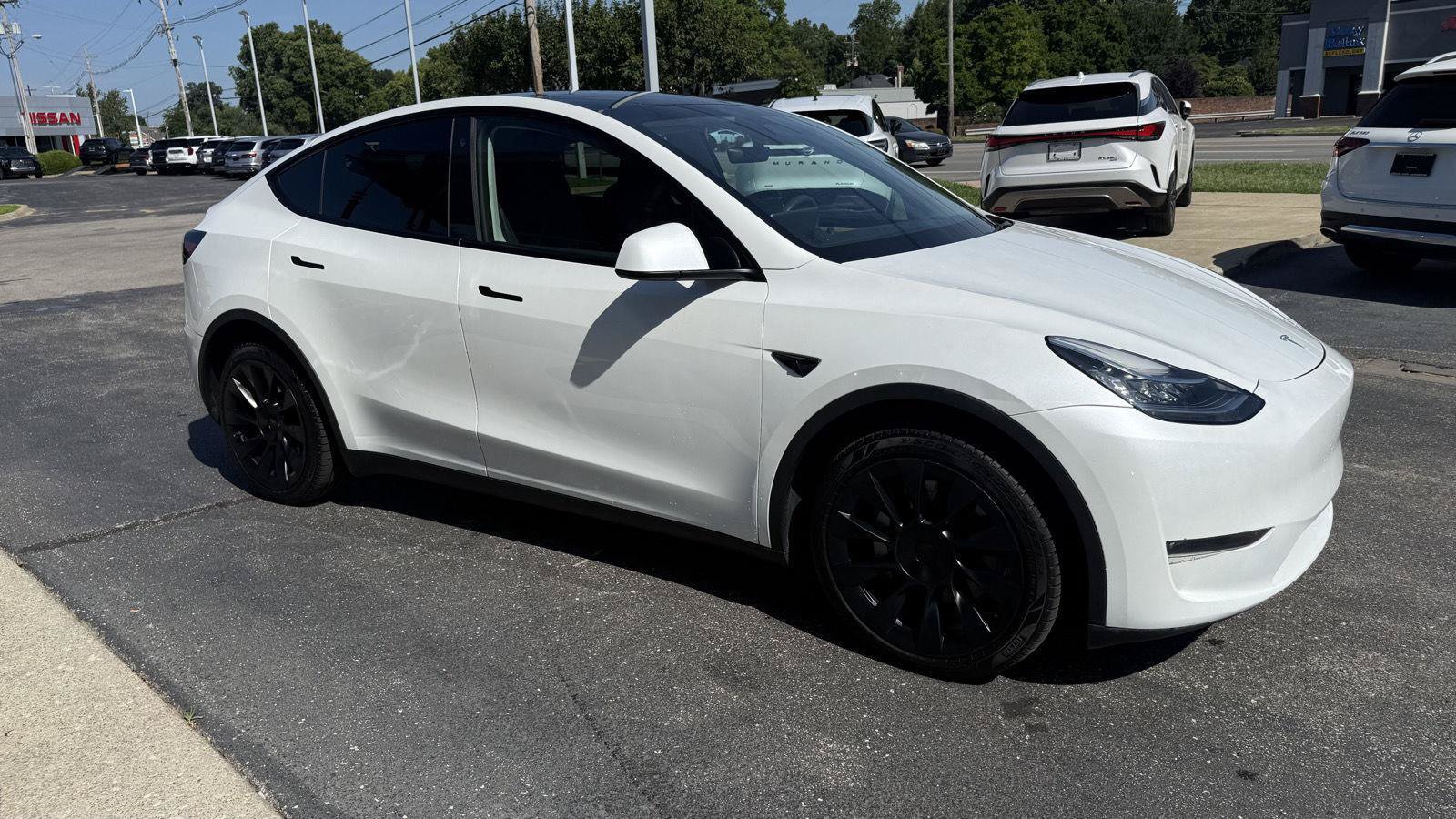 Used 2023 Tesla Model Y Long Range AWD/4WD image 6