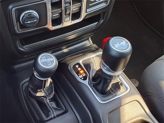 Used 2023 Jeep Wrangler Sahara w/ Cold Weather Group image 17