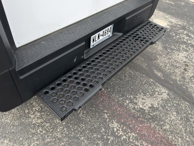 Used 2025 Chevrolet Brightdrop 600 w/ Power Door Package image 9