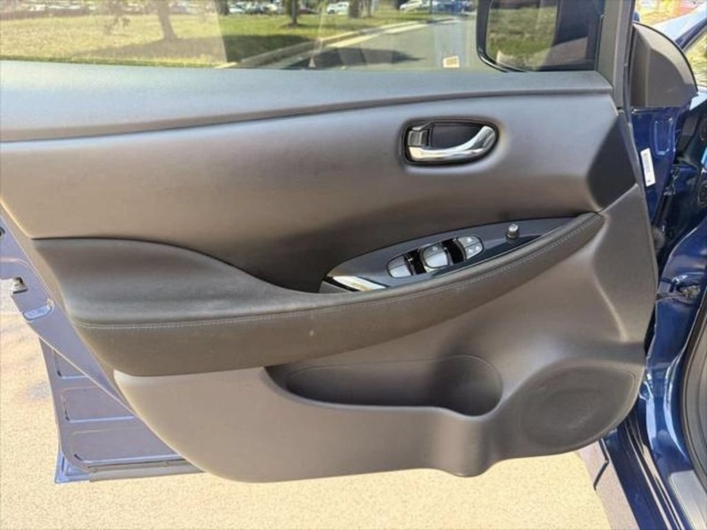 Used 2023 Nissan Leaf SV Plus FWD image 9