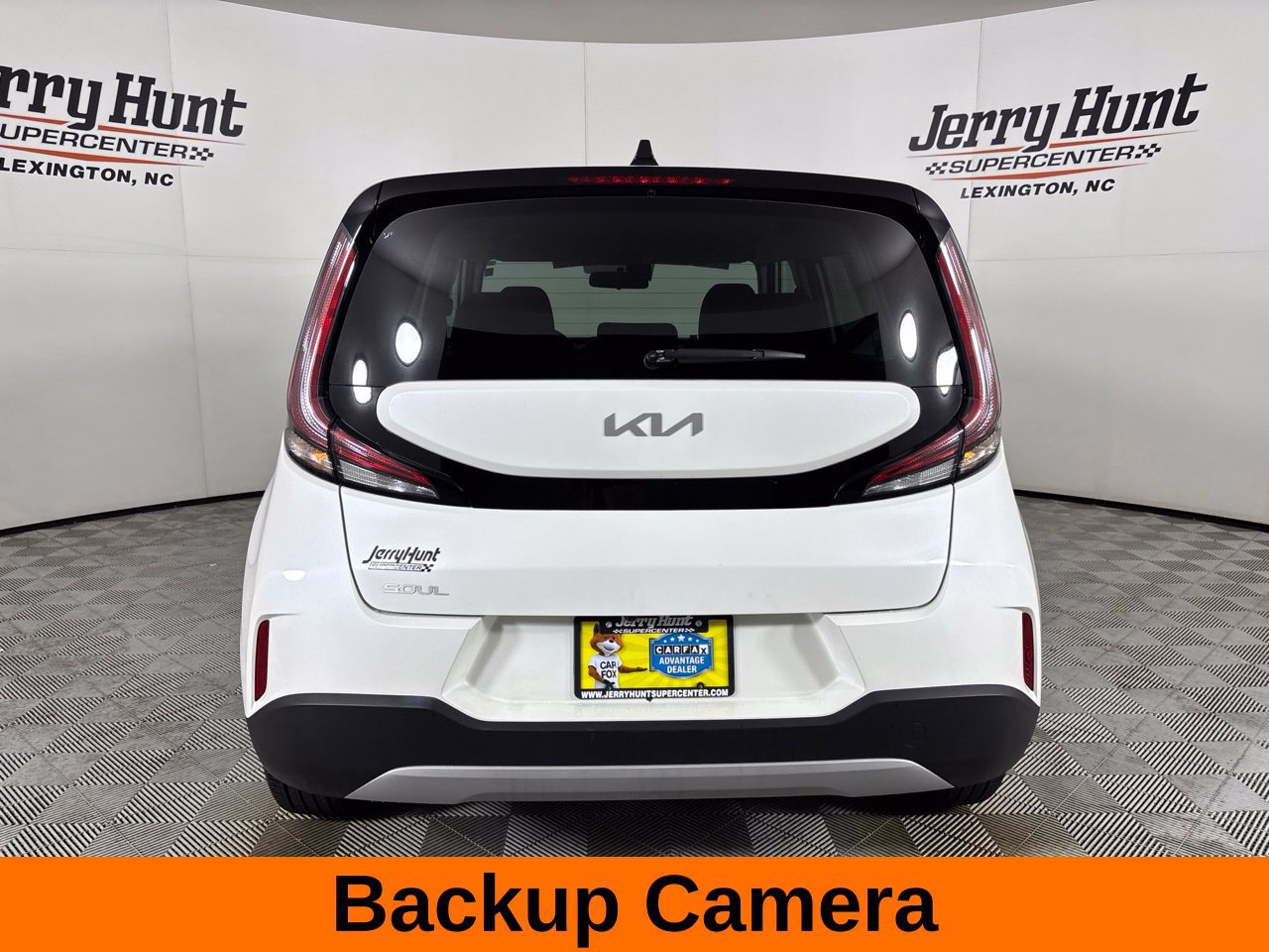 Used 2025 Kia Soul LX w/ LX Technology Package FWD image 6