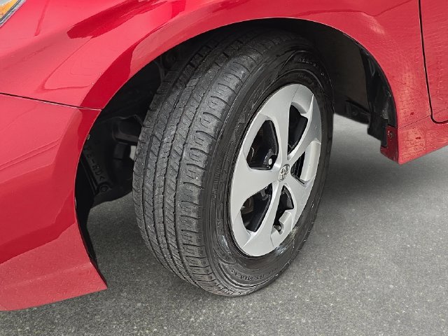 Used 2015 Toyota Prius Three FWD image 29