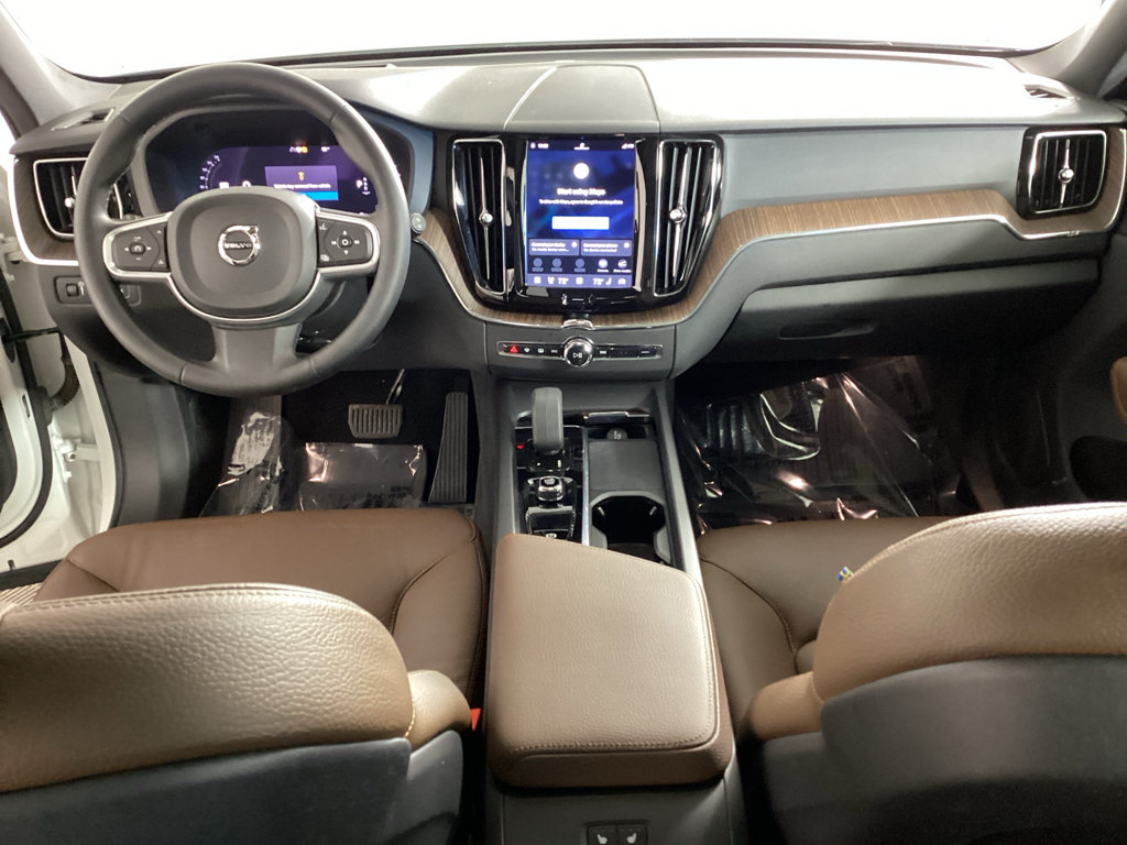 Used 2022 Volvo XC60 B5 Momentum AWD/4WD image 19