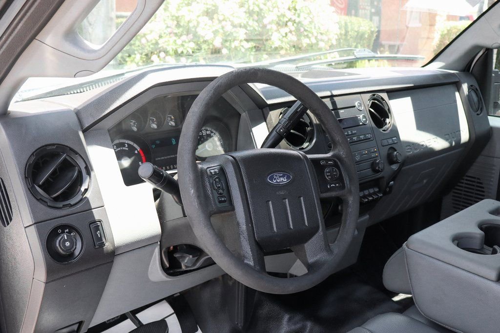 Used 2016 Ford F550 2WD Regular Cab Super Duty image 16