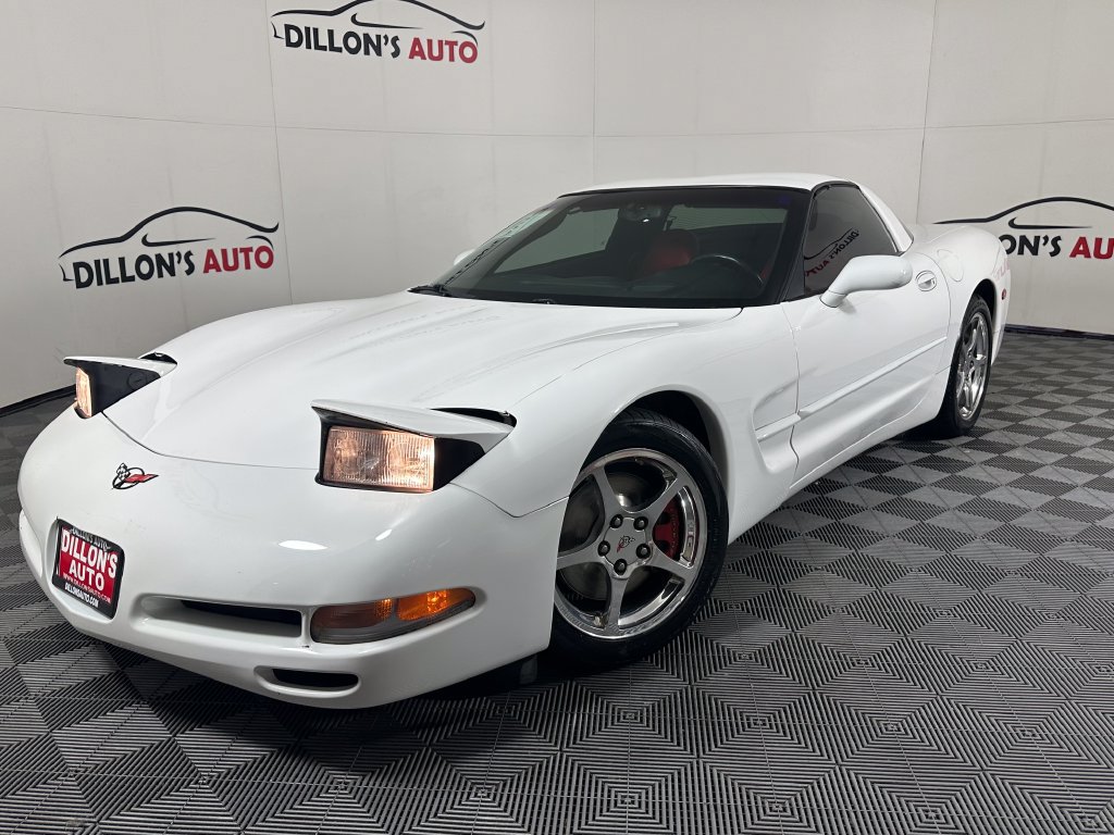 Used 2004 Chevrolet Corvette Coupe w/ Roof Package RWD image 1
