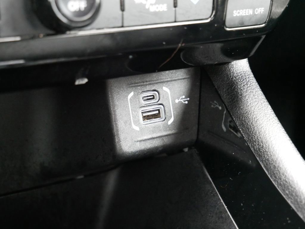 Used 2025 Jeep Compass Limited image 20