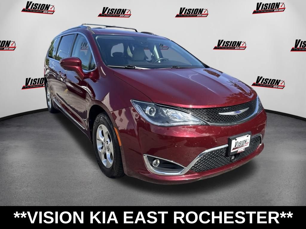 Used 2017 Chrysler Pacifica Touring-L Plus w/ Advanced Safetytec Group FWD image 3