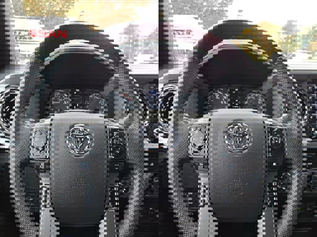 Used 2021 Toyota Tacoma TRD Off-Road w/ Technology Package image 23