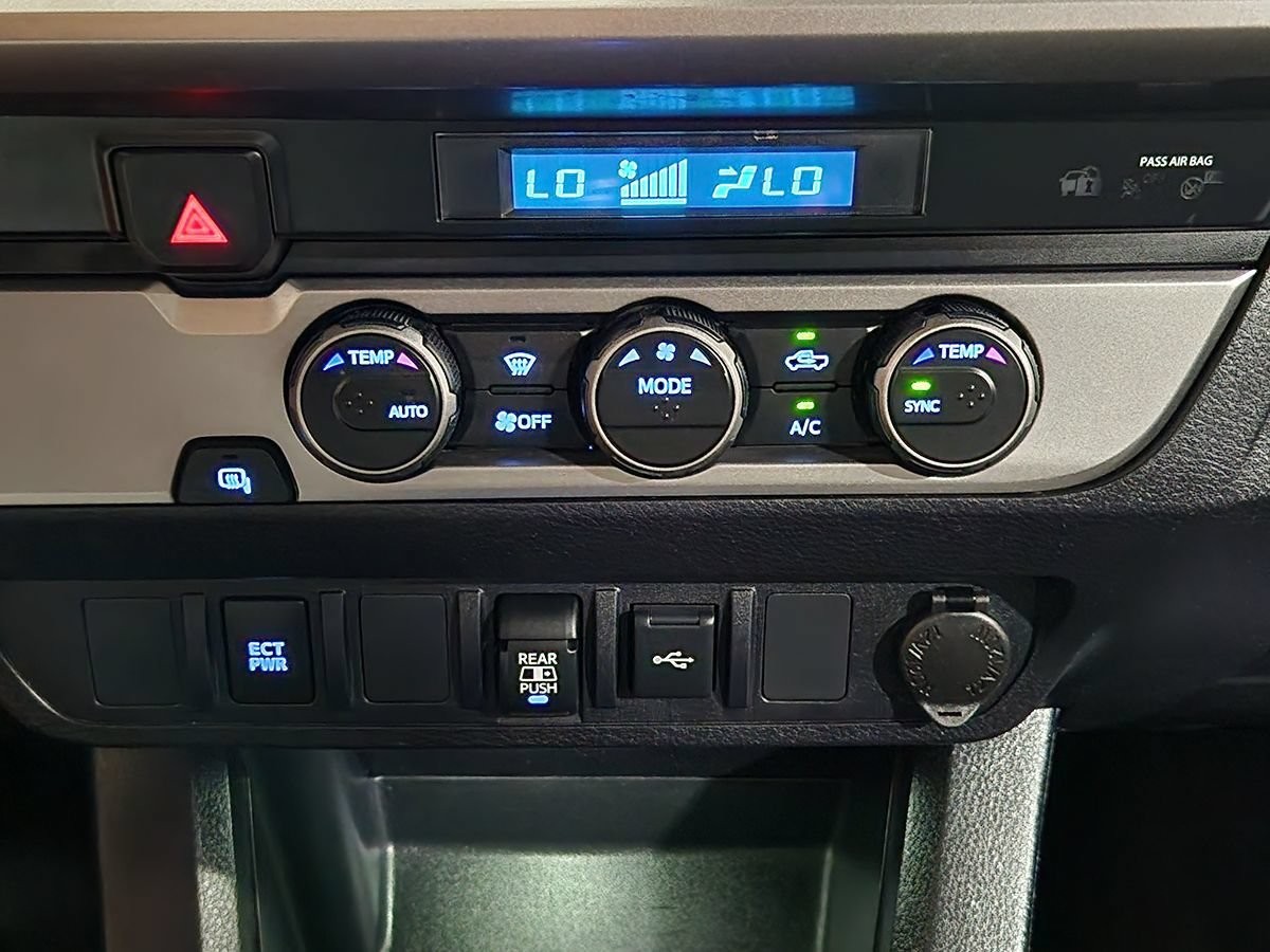 Used 2022 Toyota Tacoma SR5 RWD image 38