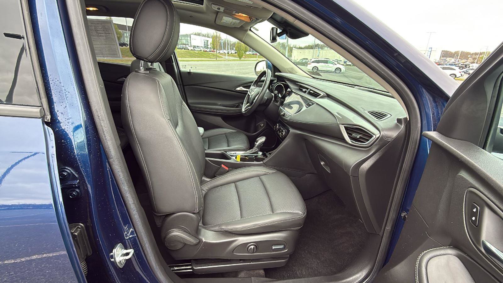 Used 2023 Buick Encore GX Essence w/ Experience Buick Package AWD/4WD image 18