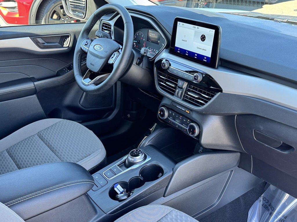 Used 2022 Ford Escape SE w/ Cold Weather Package image 6
