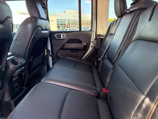 Used 2024 Jeep Wrangler Unlimited Sahara w/ Technology Group AWD/4WD image 19