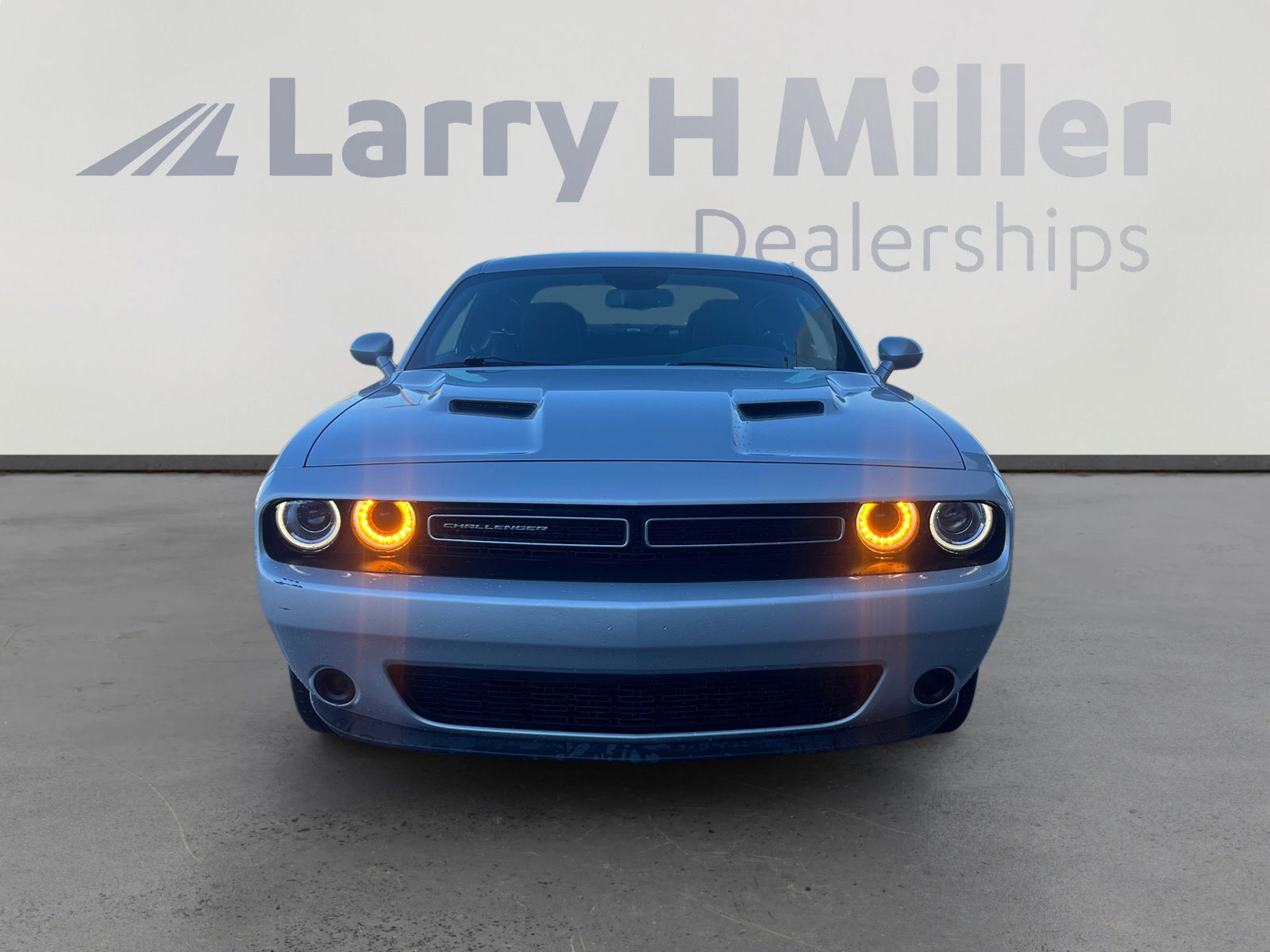 Used 2022 Dodge Challenger SXT image 8