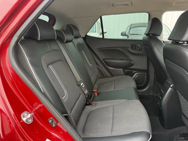 Used 2024 Hyundai Venue Limited FWD image 30