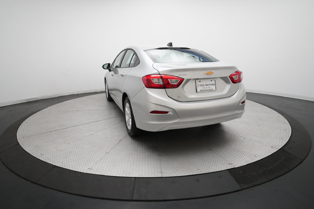 Used 2019 Chevrolet Cruze LS w/ LS Convenience Package FWD image 4