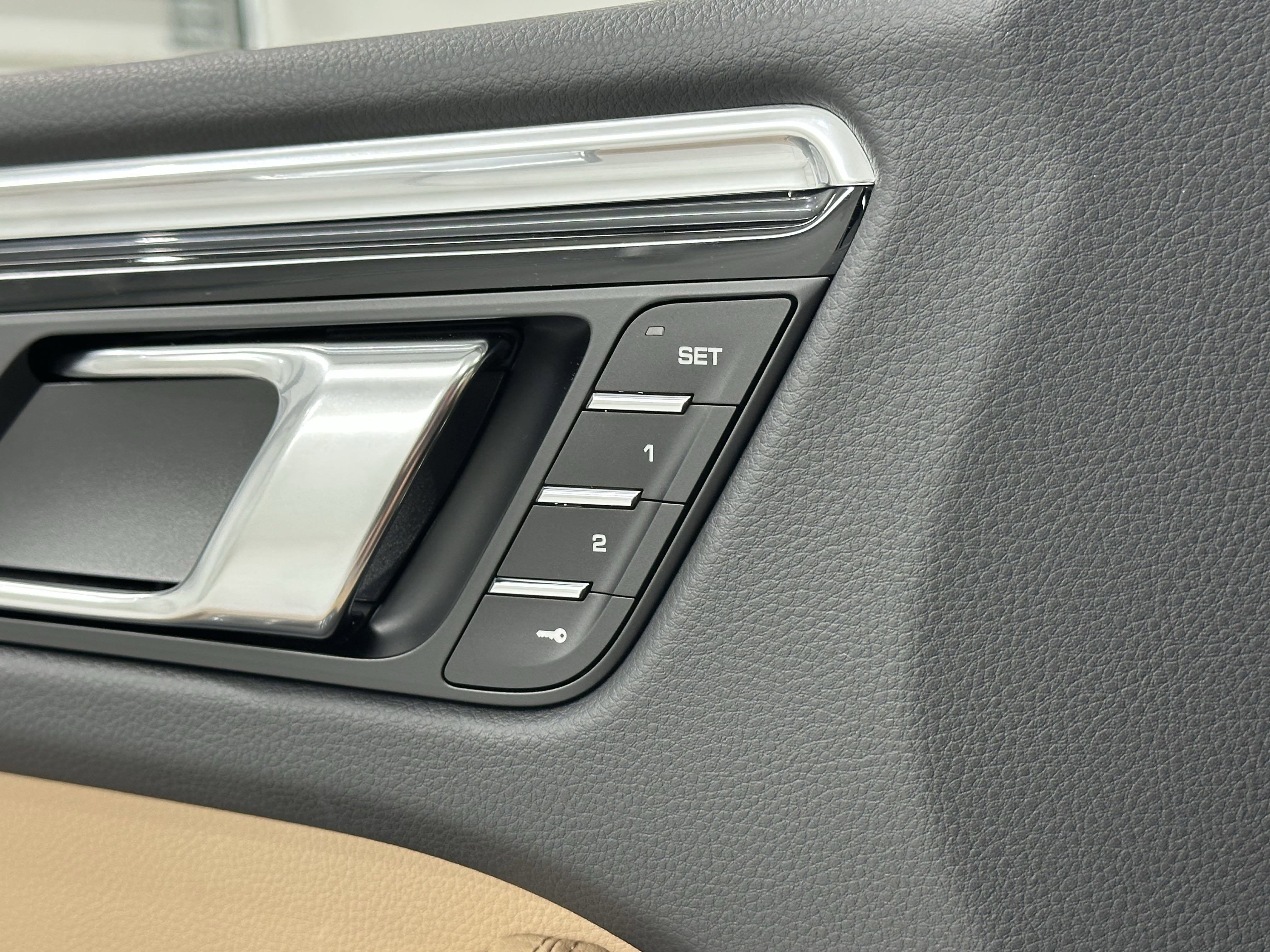 New 2025 Porsche Macan image 29