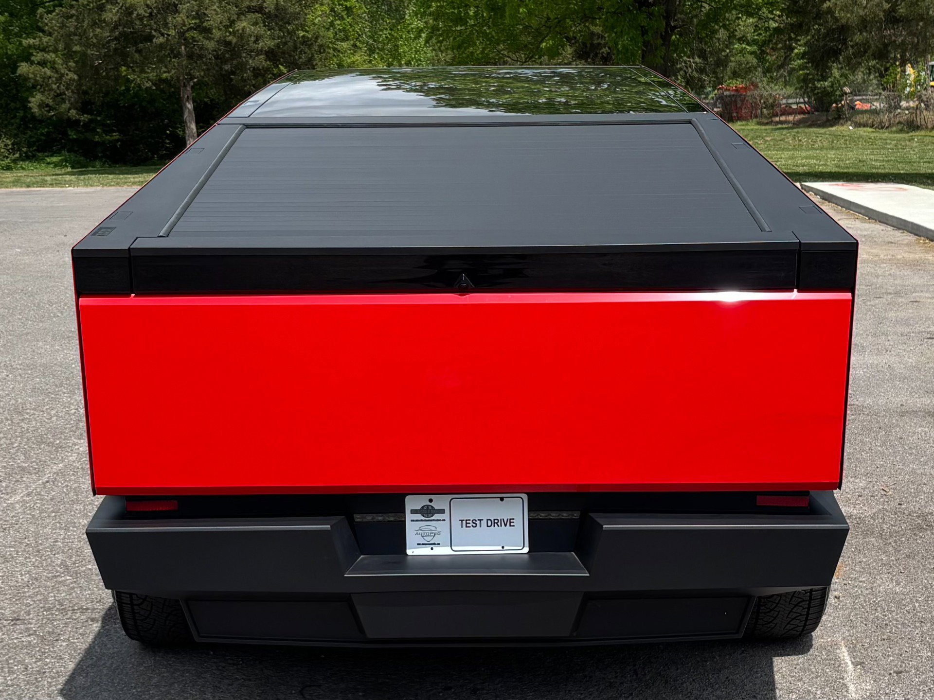 Used 2024 Tesla Cybertruck AWD Crew Cab image 7