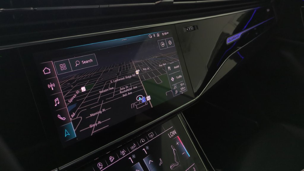 Used 2019 Audi Q8 Premium Plus AWD/4WD image 18