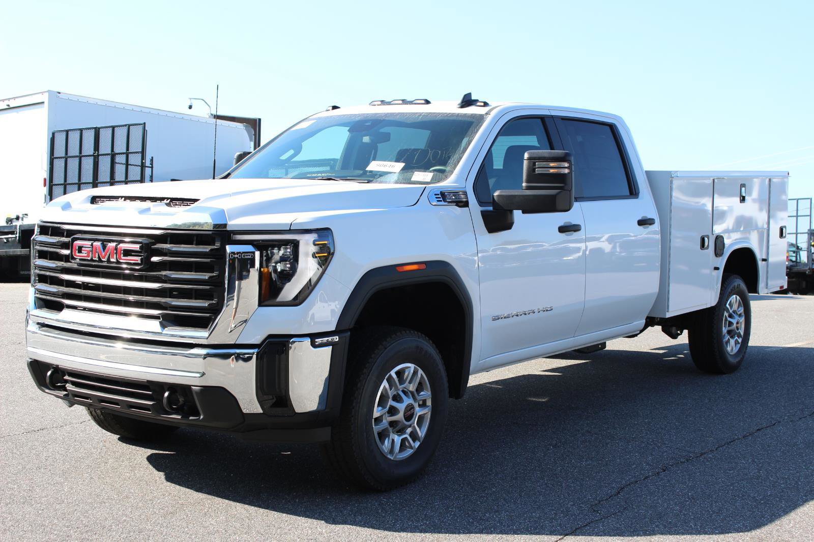New 2025 GMC Sierra 2500 Pro w/ Convenience Package image 2