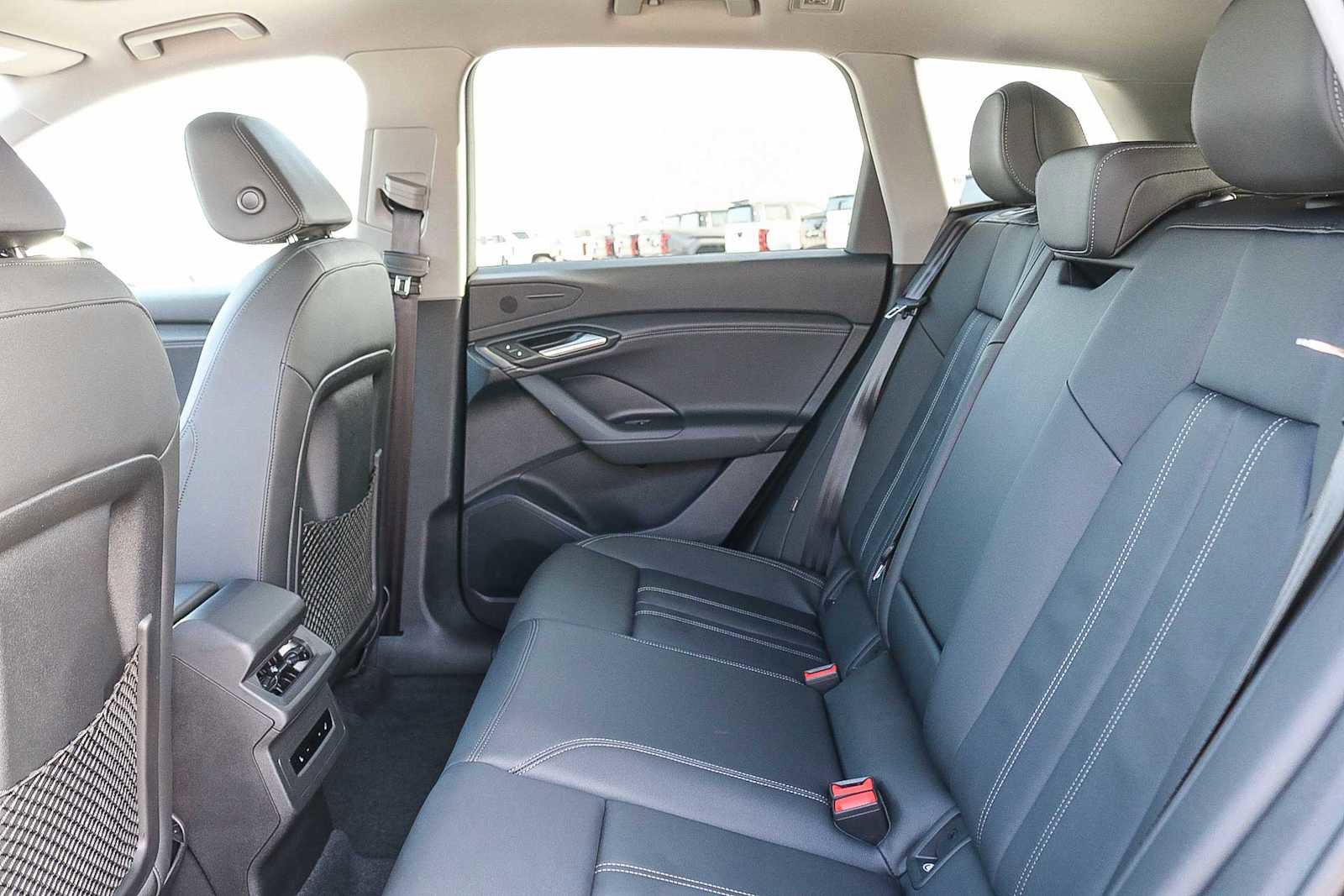 Used 2025 Audi Q6 e-tron Premium w/ Convenience Package image 24