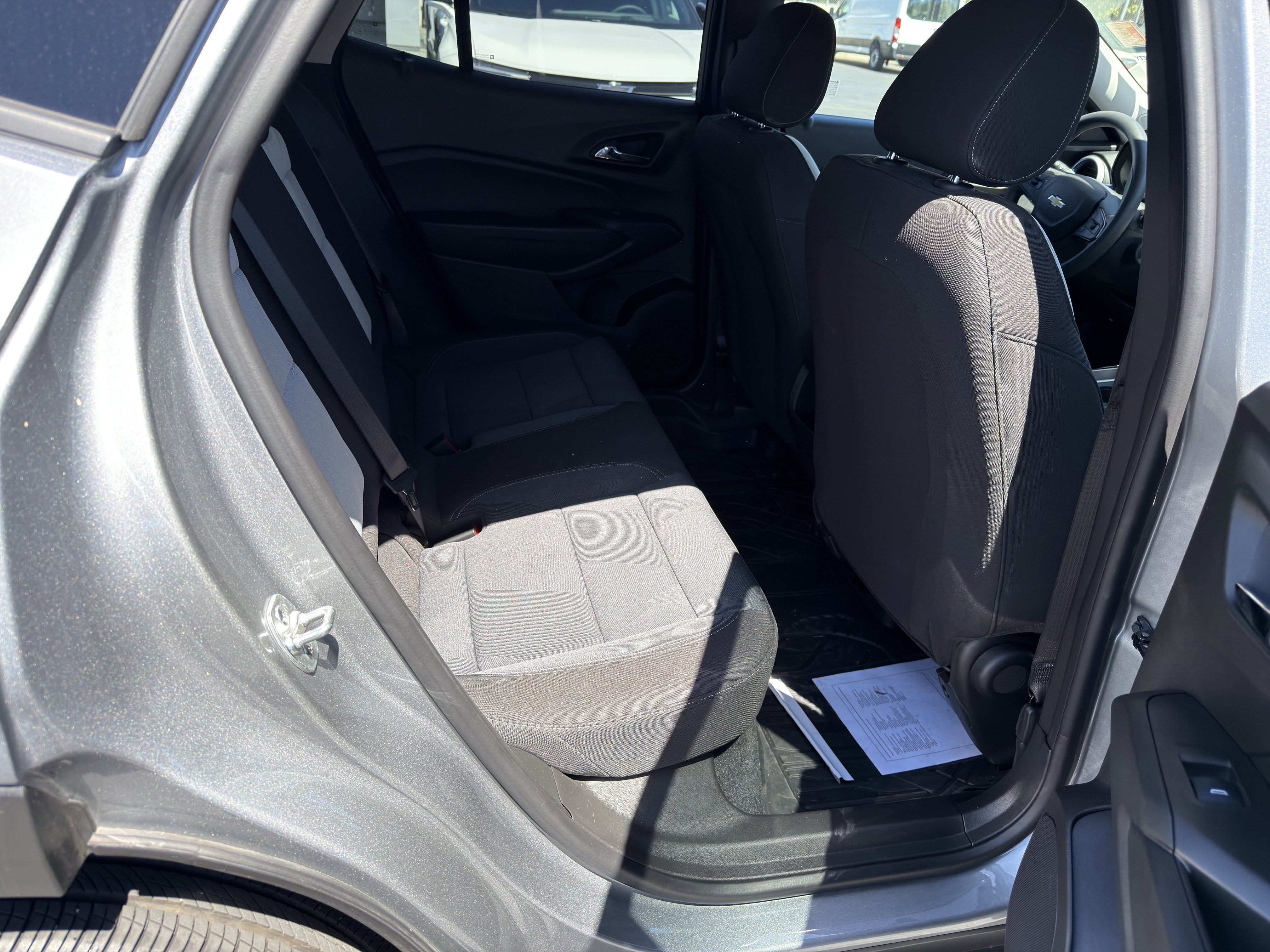 Used 2025 Chevrolet Trax LS FWD image 12