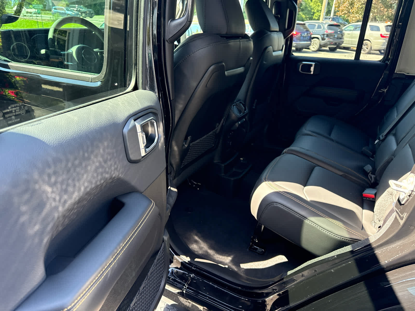 New 2027 Jeep Wrangler Unlimited Sahara AWD/4WD image 12