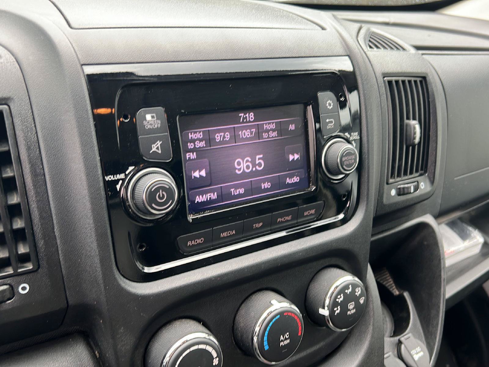 Used 2021 RAM ProMaster 2500 w/ Convenience Group FWD image 17