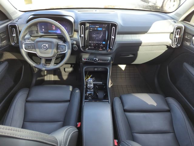 Used 2024 Volvo XC40 B5 Ultimate image 14