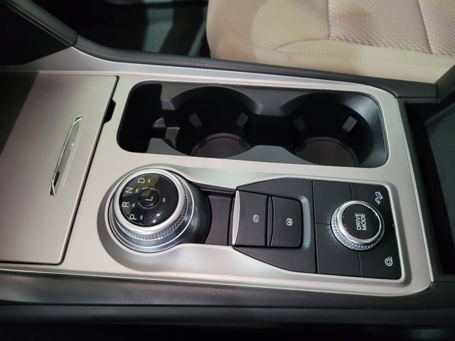 Used 2022 Ford Explorer XLT image 35