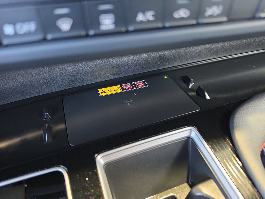 Used 2025 Toyota Sienna XSE AWD/4WD image 16