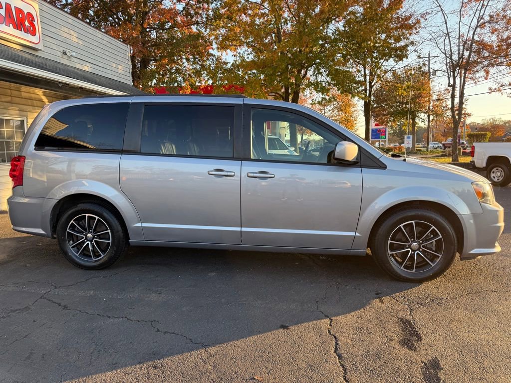 Used 2019 Dodge Grand Caravan GT image 2