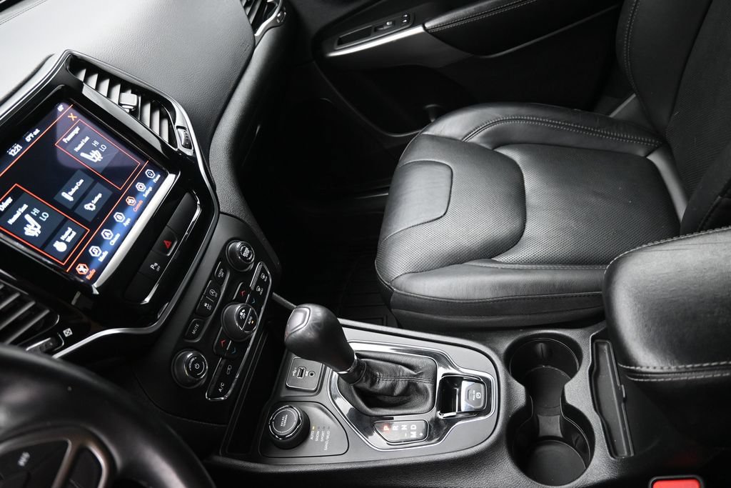 Used 2020 Jeep Cherokee Limited AWD/4WD image 18