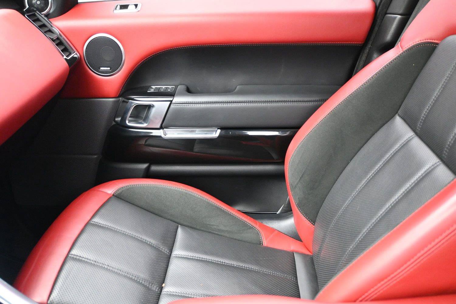 Used 2020 Land Rover Range Rover Sport HST AWD/4WD image 7