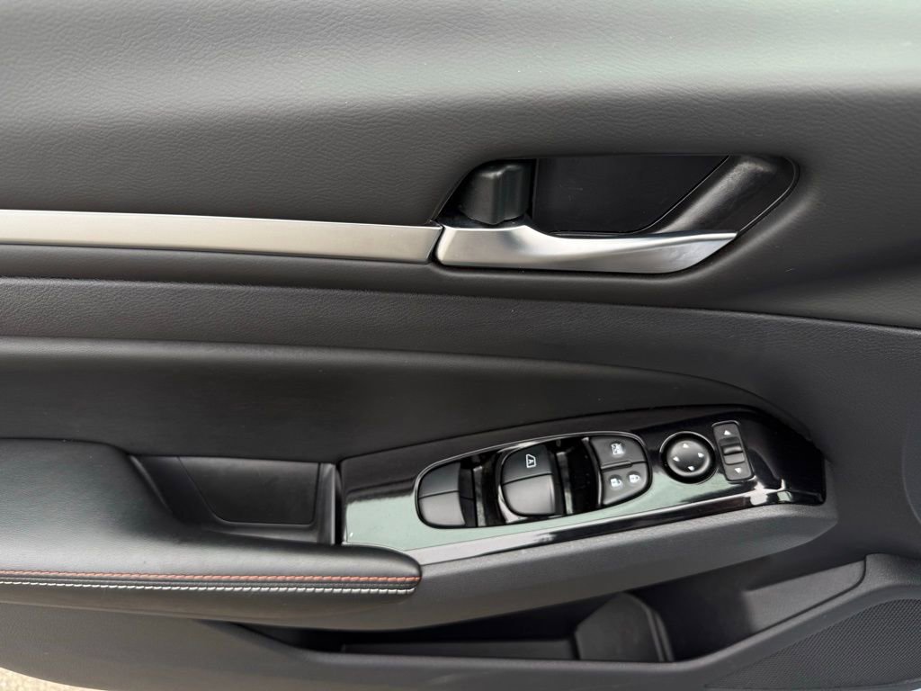 Certified 2025 Nissan Altima 2.5 SR w/ SR Premium Package image 21